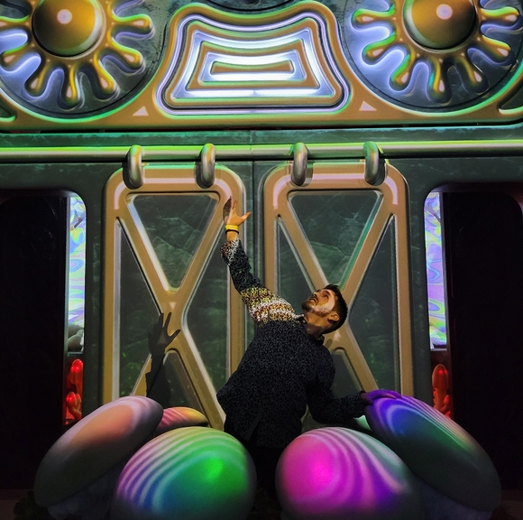 Vintage! Boho! Tshirts! Denim! YOU NAME IT - Picture 2 of 3